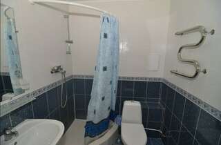 Гостиница Перчем Судак Стандартный трехместный номер-6